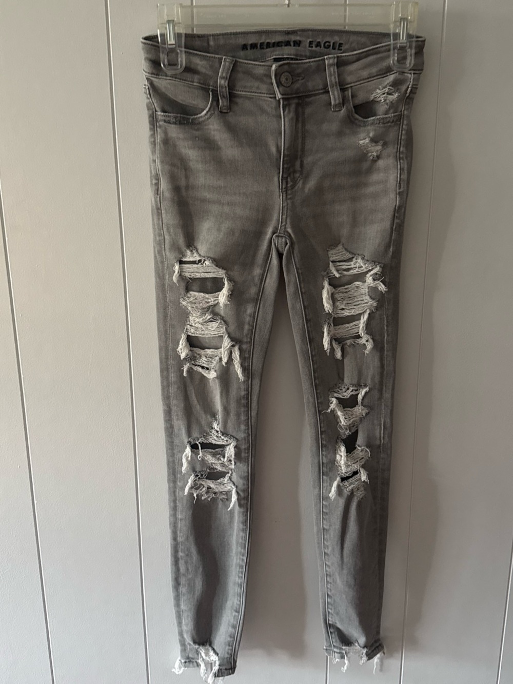 American Eagle Outfitters Gray Ripped Skinny Jeans 000 Short